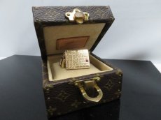 Photo1: Louis Vuitton K18 Pendant Head Engraved Calendar Aout 1983 with Box 8K080060m (1)