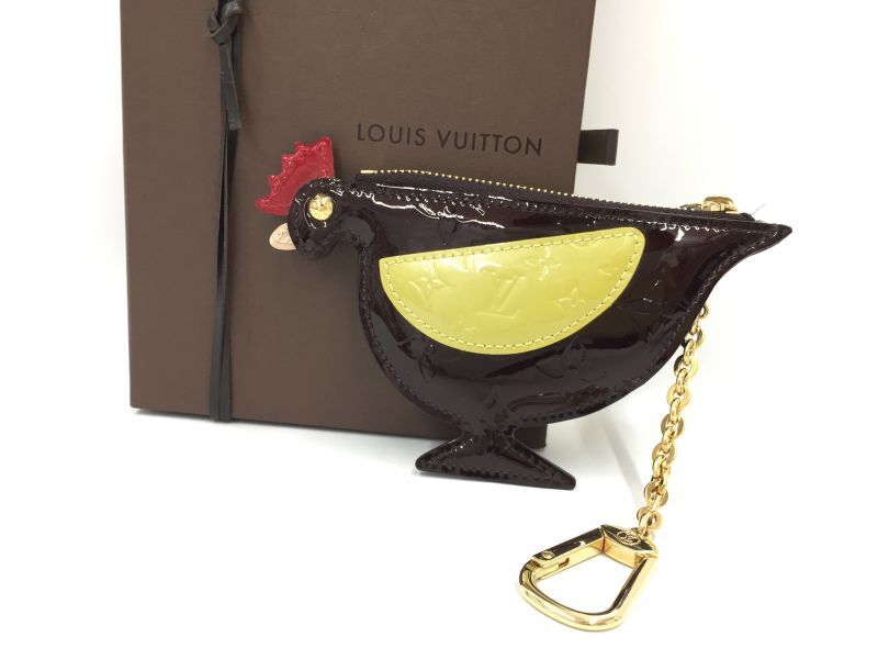 Louis-Vuitton-Monogram-Vernis-Mini-Coeur-Coin-Case-Red-M91481
